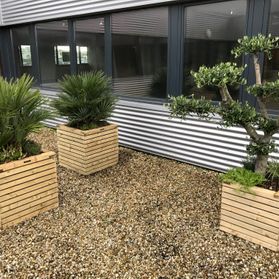 Jardinière bois patio